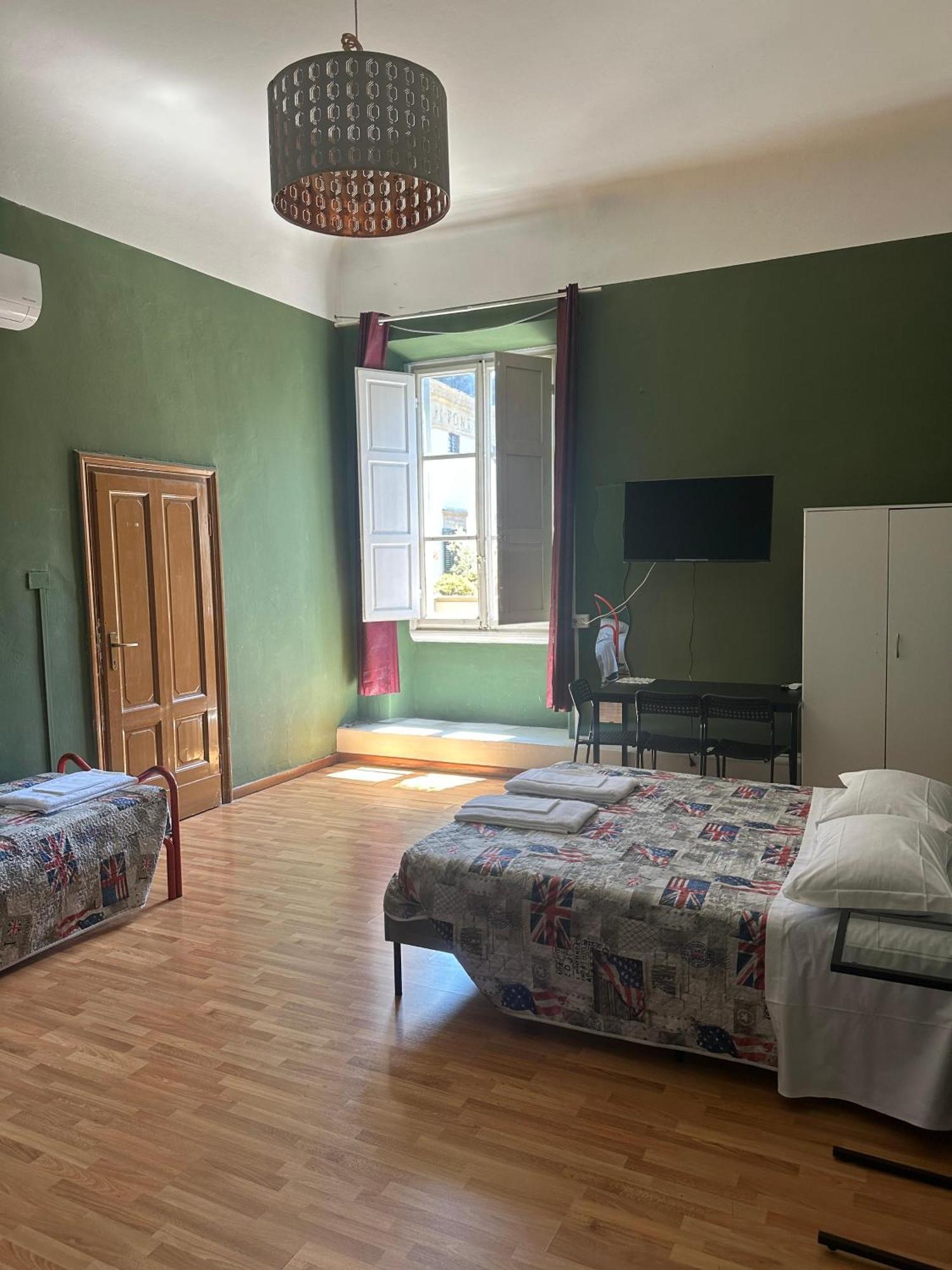 Guest house Rooms77 Centro Storico 3*